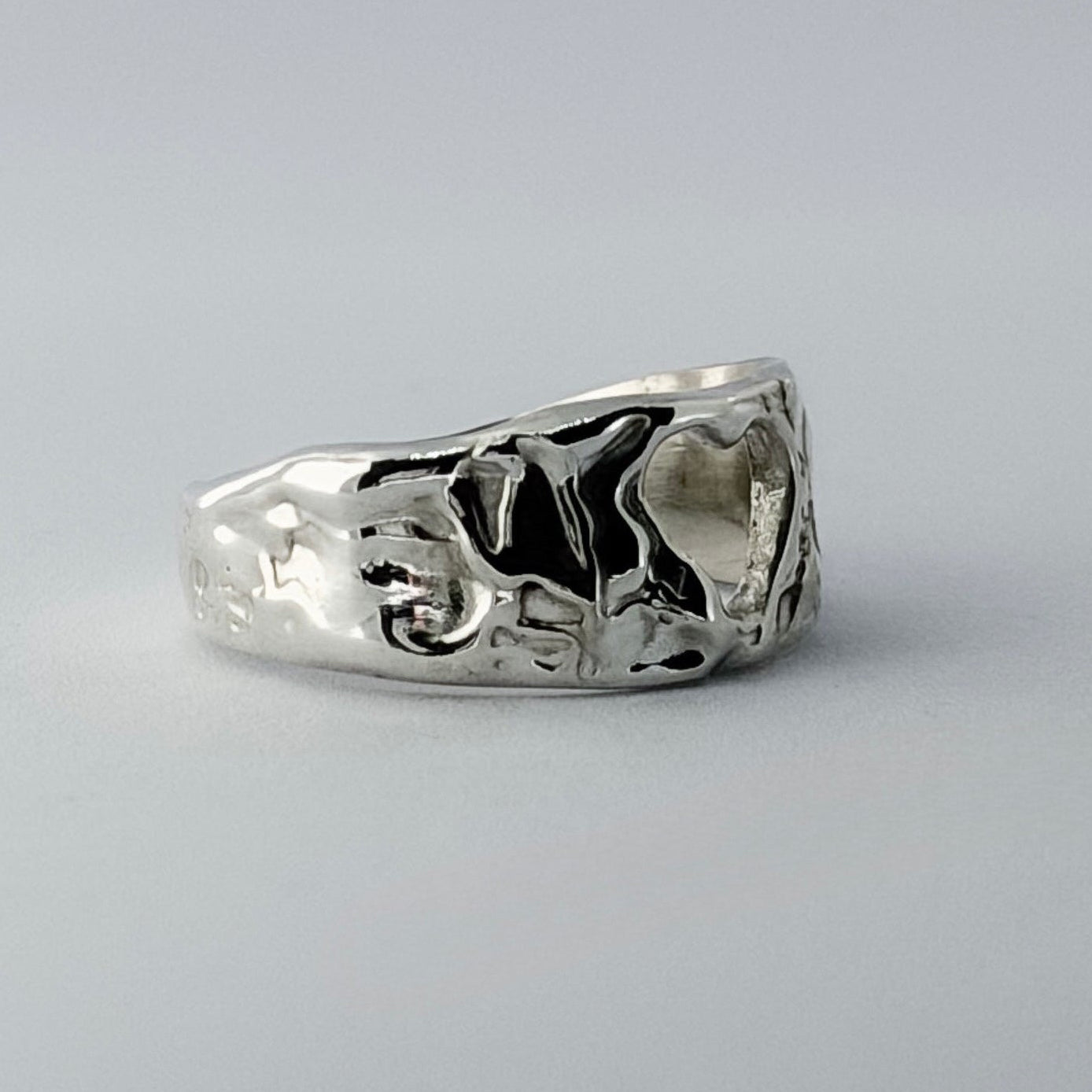 Kardia Textured Heart Ring Size L