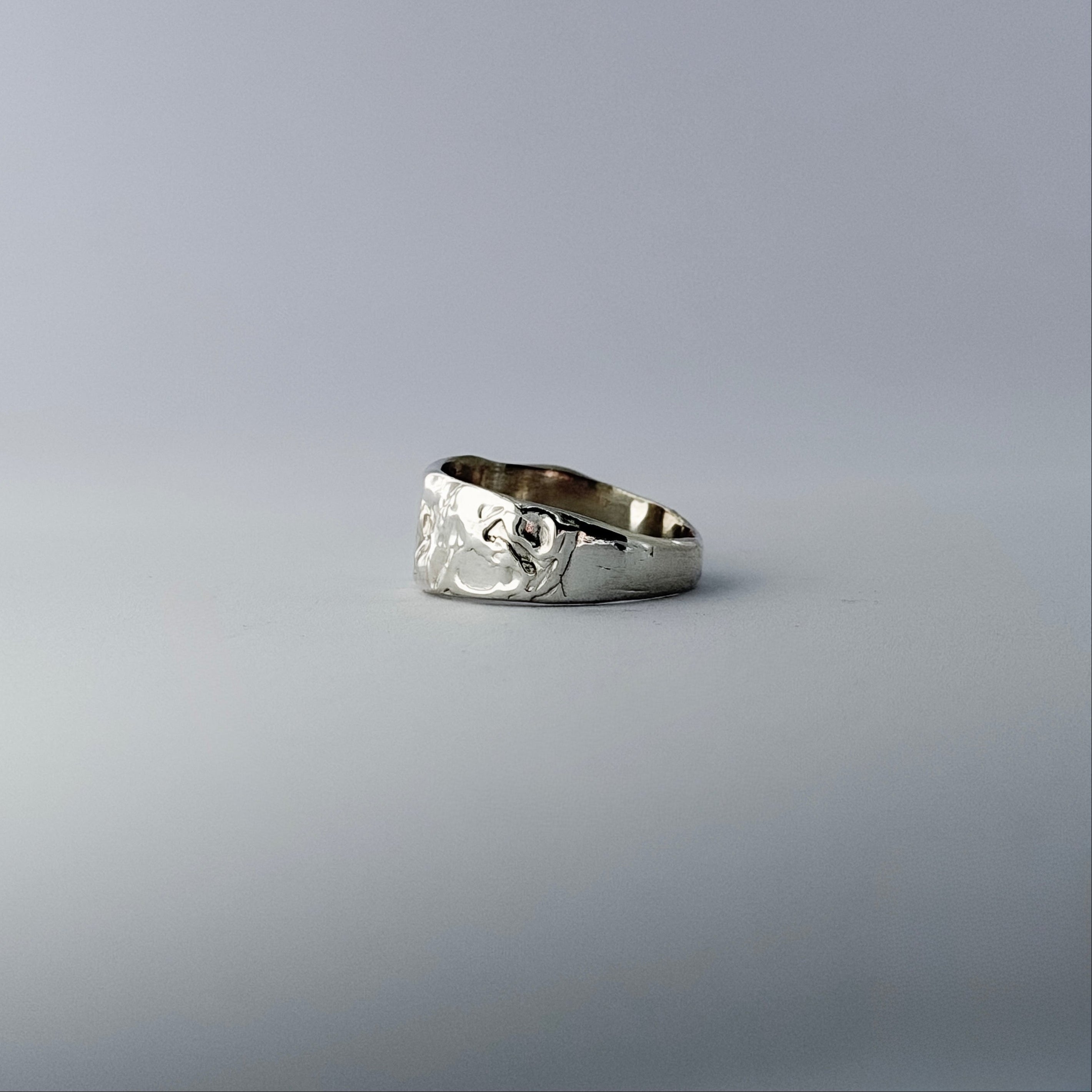 Kardia Textured Heart Ring Size L