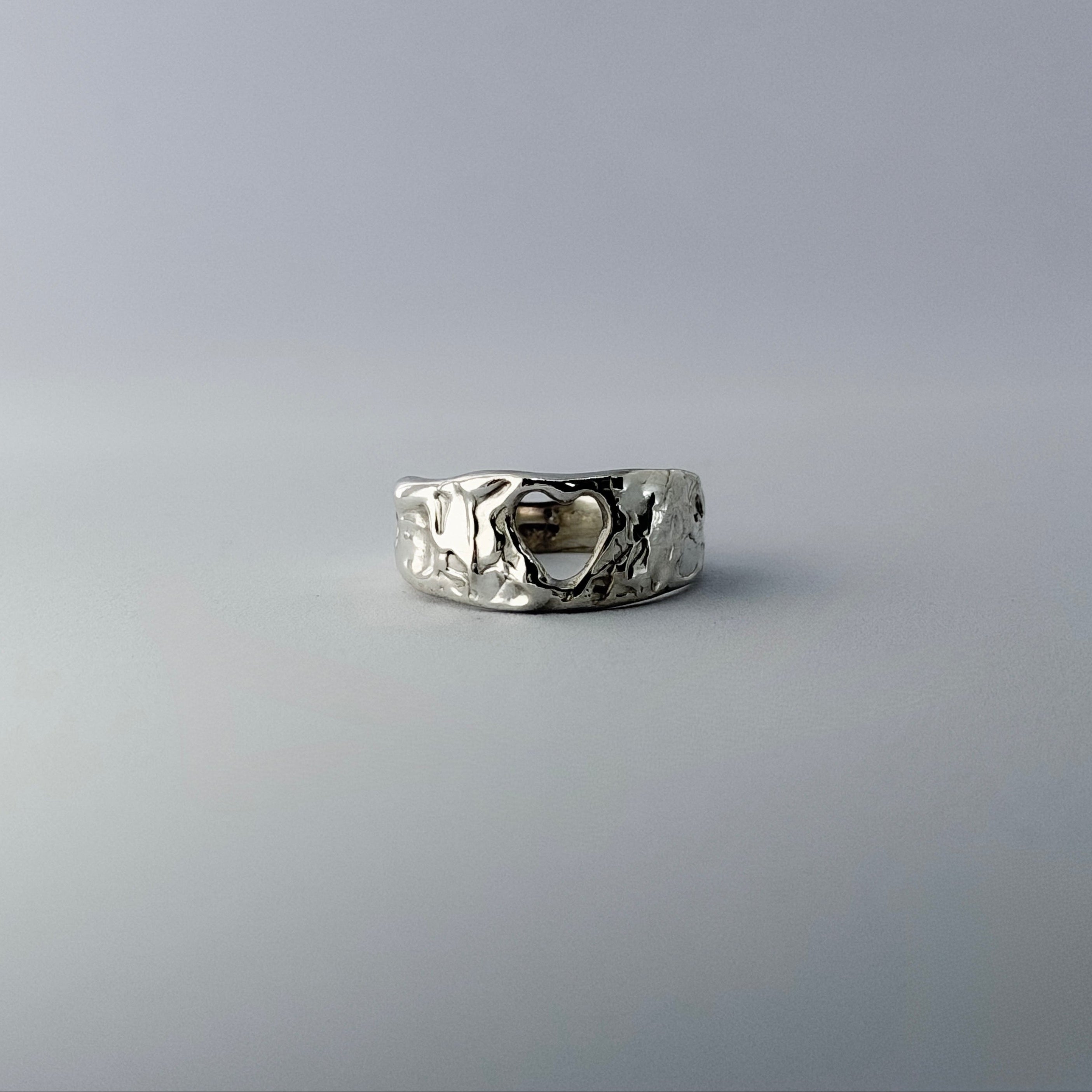 Kardia Textured Heart Ring Size L