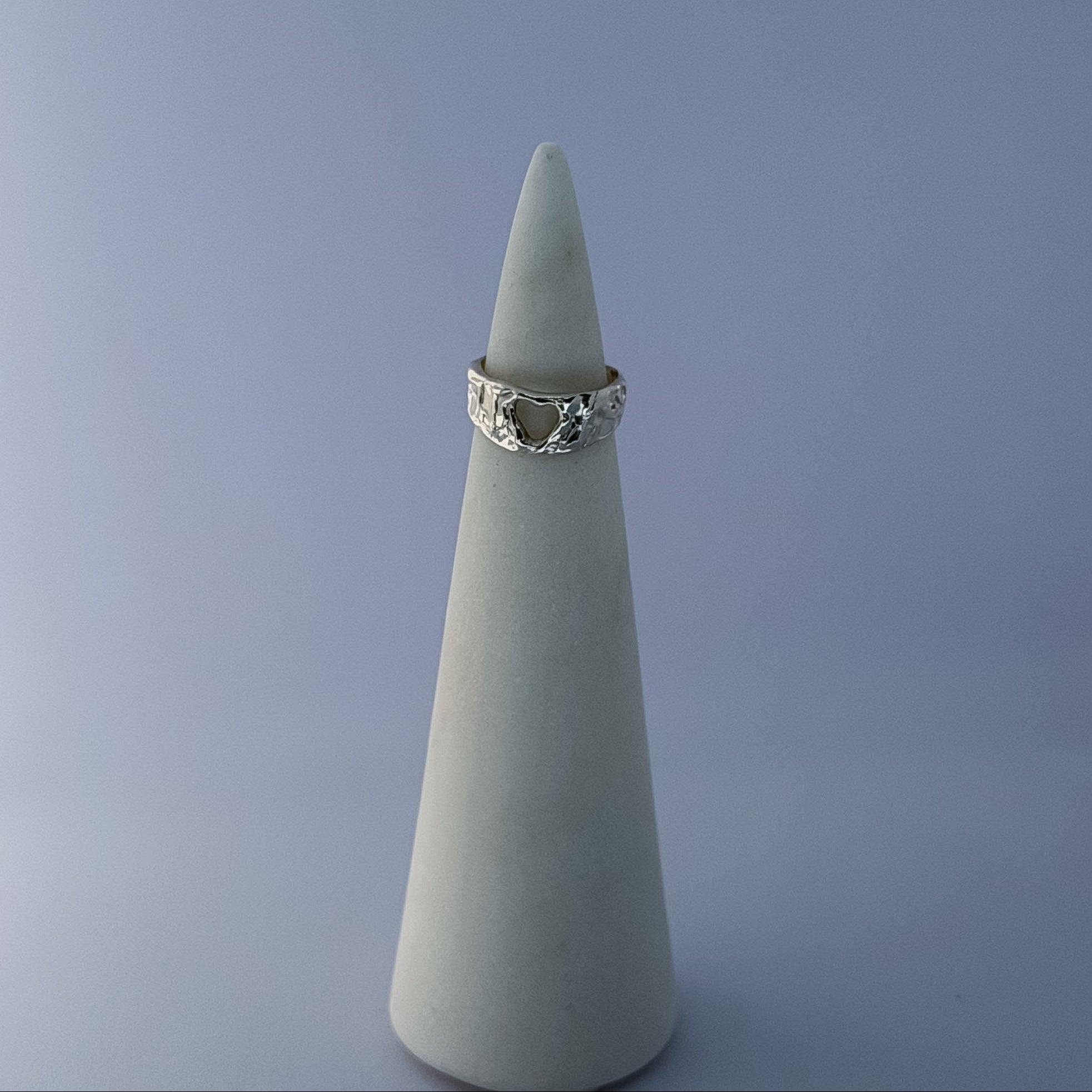 Kardia Textured Heart Ring Size L
